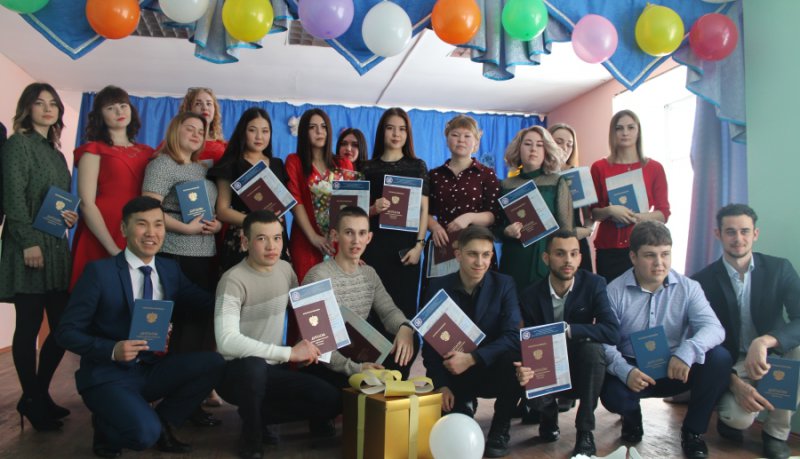 В добрый путь, выпускники!