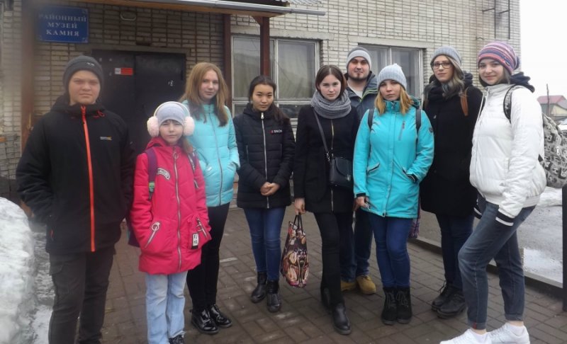 Экскурсия школьников и студентов ЕГФ в Музей камня 